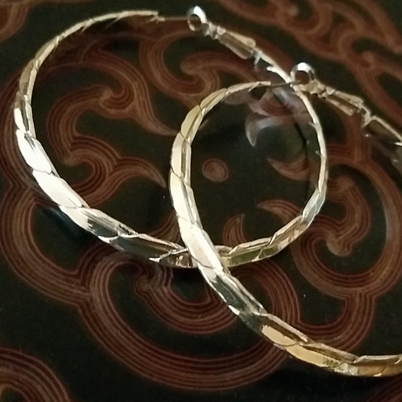 Jewelry - HOOP EARRINGS